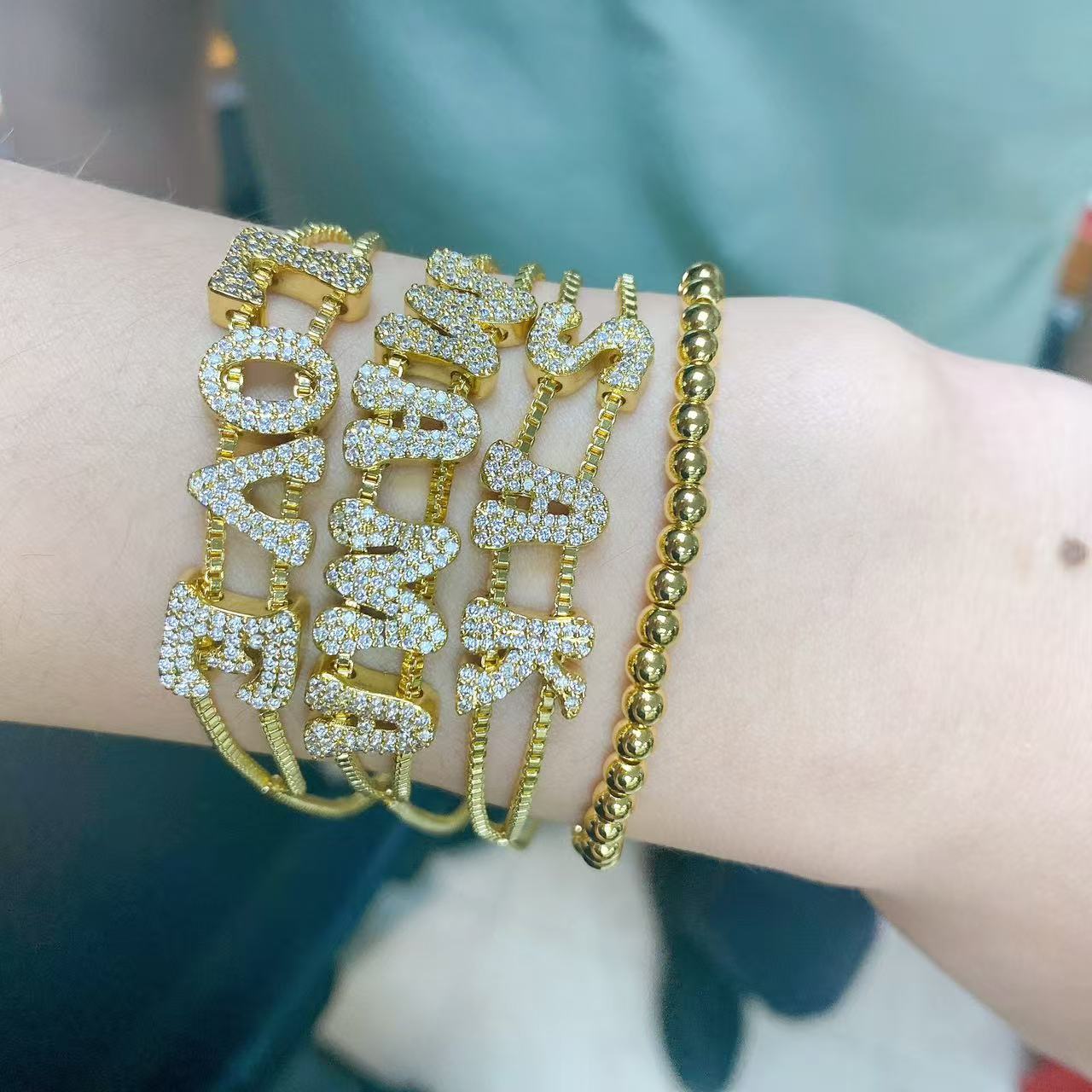 Модный золотой браслет с имене – обзор и цена Women Accessories Name In English