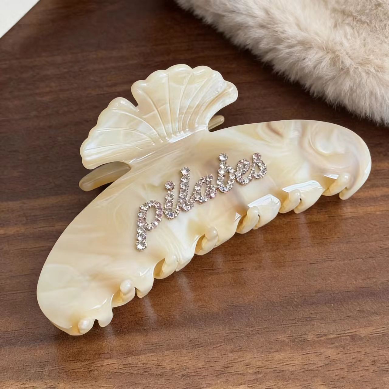 Деревянная заколка для волос р – обзор и цена Women Accessories Name In English